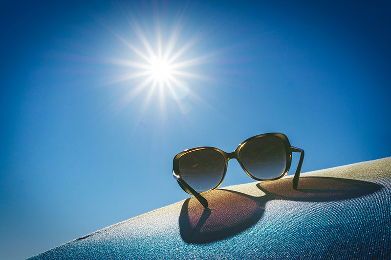 photochromic lenses in summer